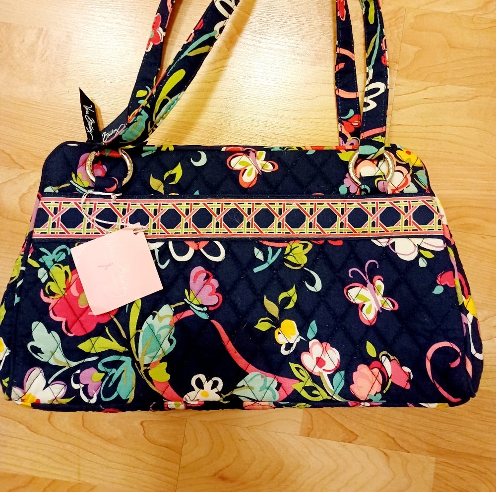 Vera Bradley shoulder purse.